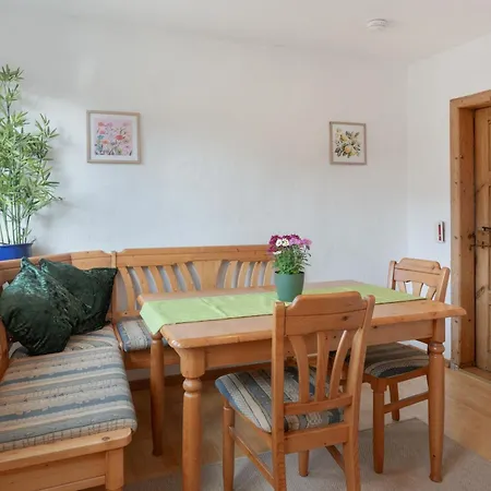Mit Terrasse Apartment Gumperda